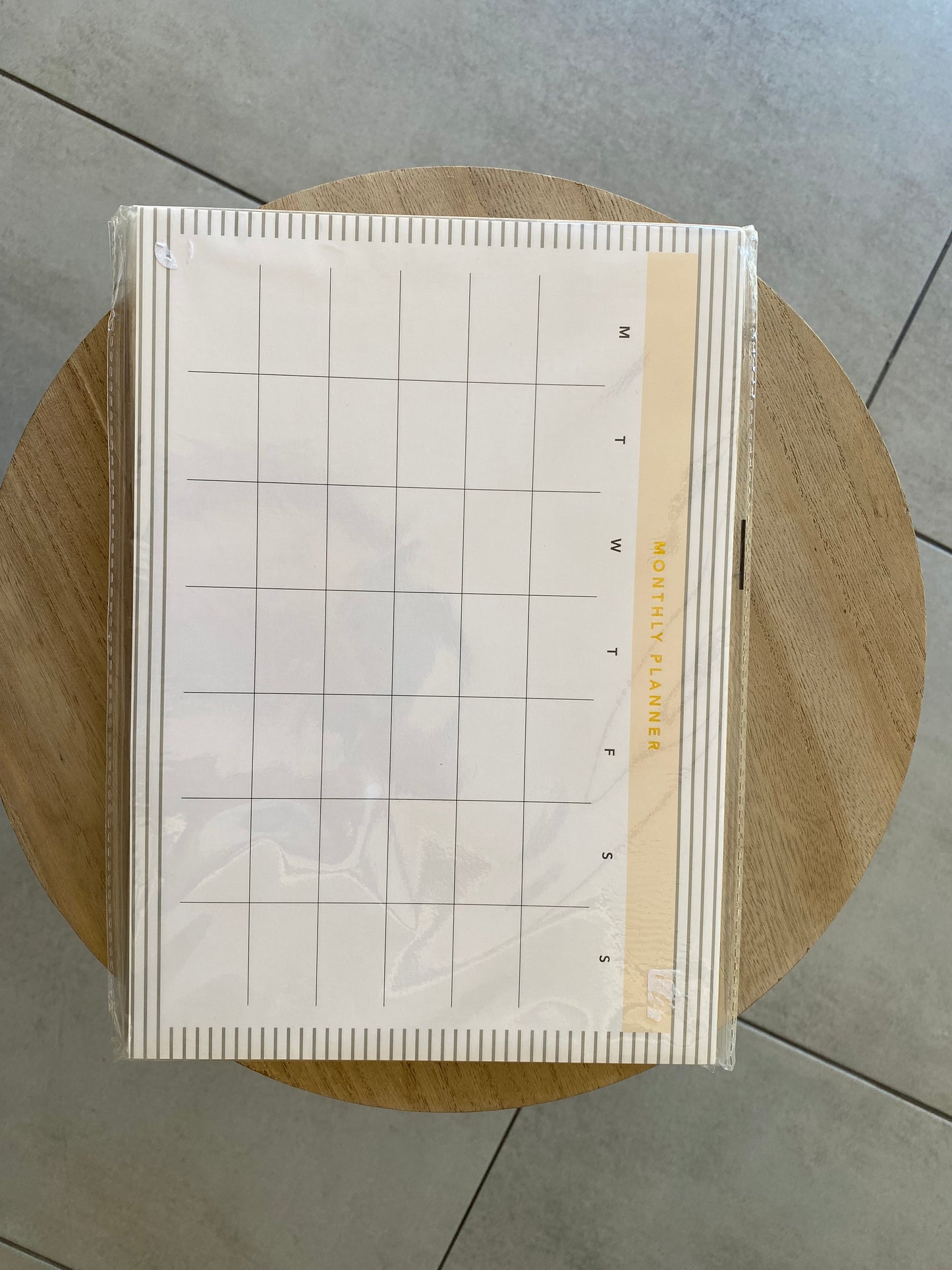Monthly Desk Planner